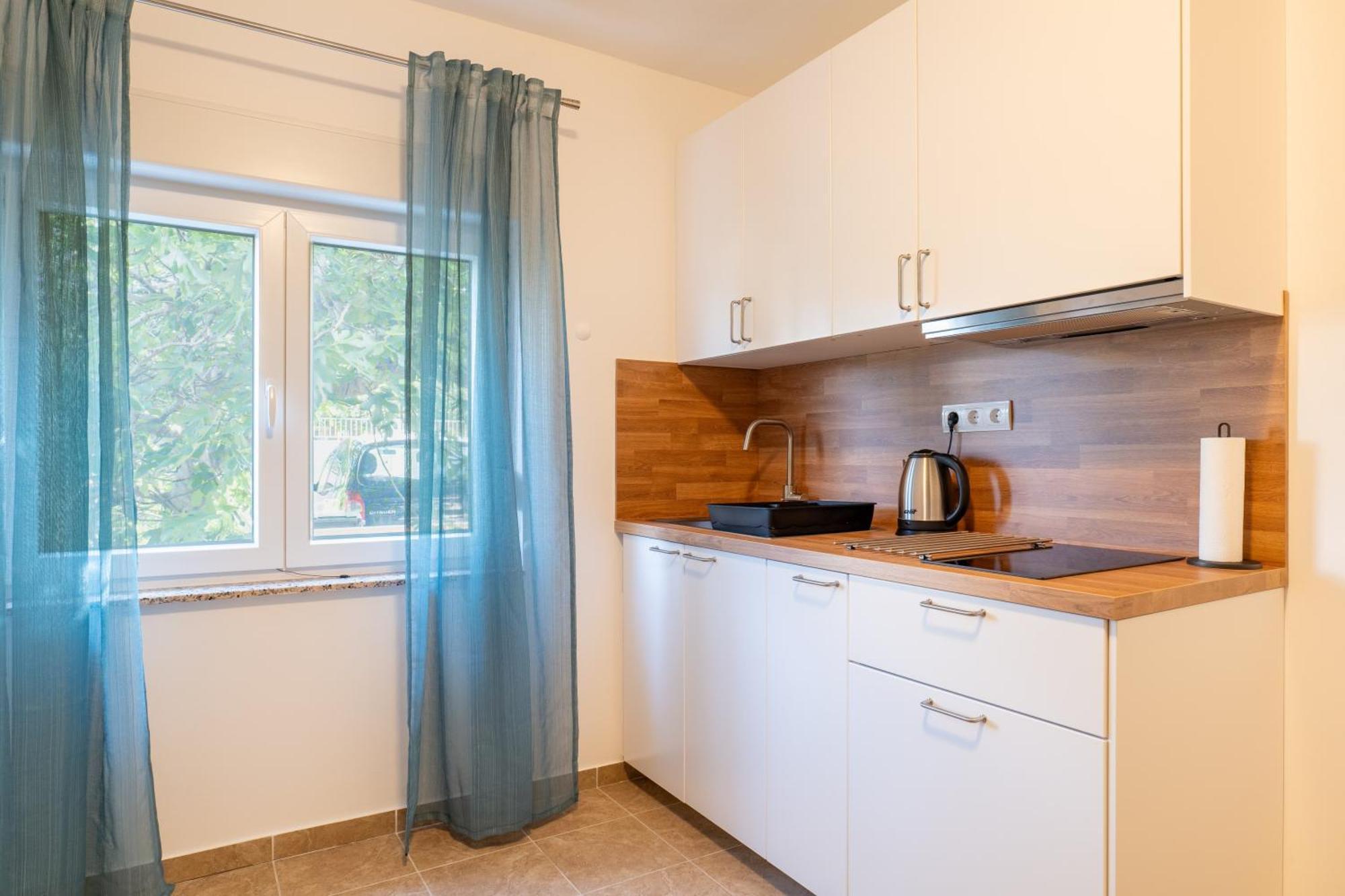 Apartment Wish - Two Bedrooms With 2 Ac Renewed Pag Town Exterior photo